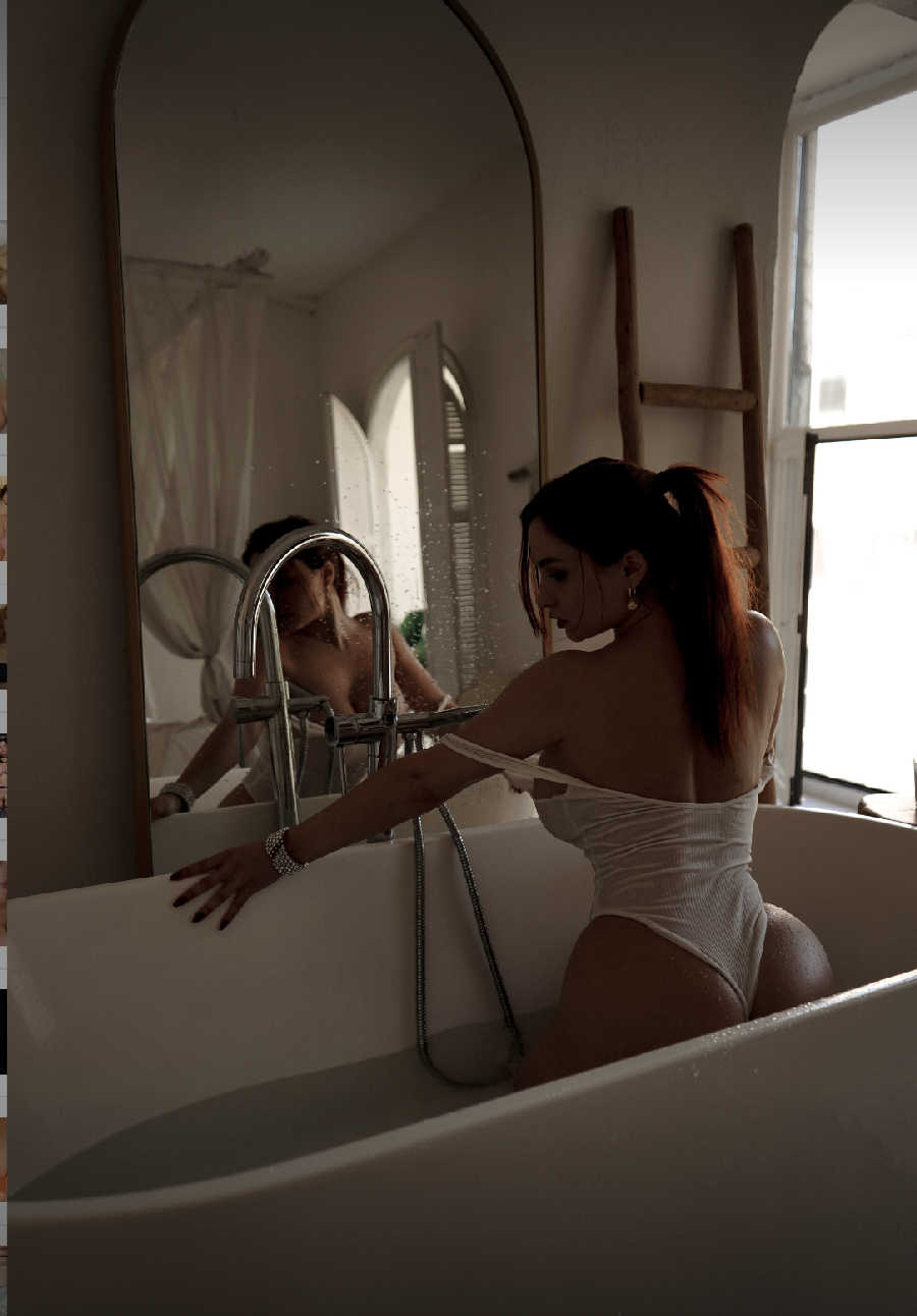 A playful frame from Miranda Faith nude — online in Sukkur