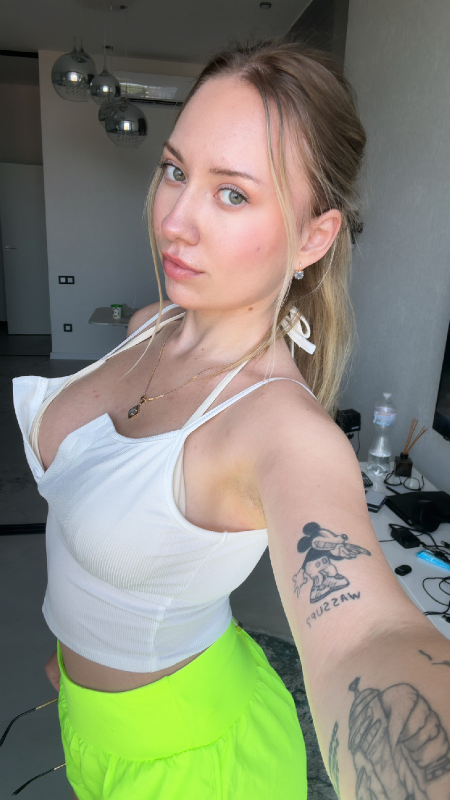 KateV in her underwear in Sukkur