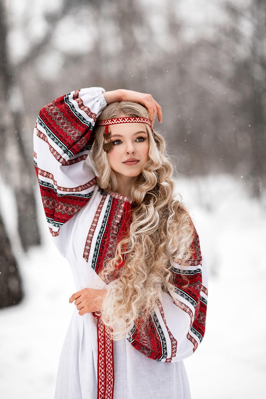 Slavic girls’s look of the day — catch her live in Sukkur