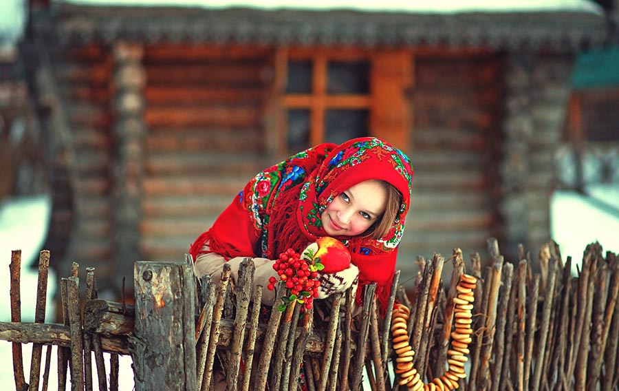 Sexy girl Women in Slavic costumes in Sukkur