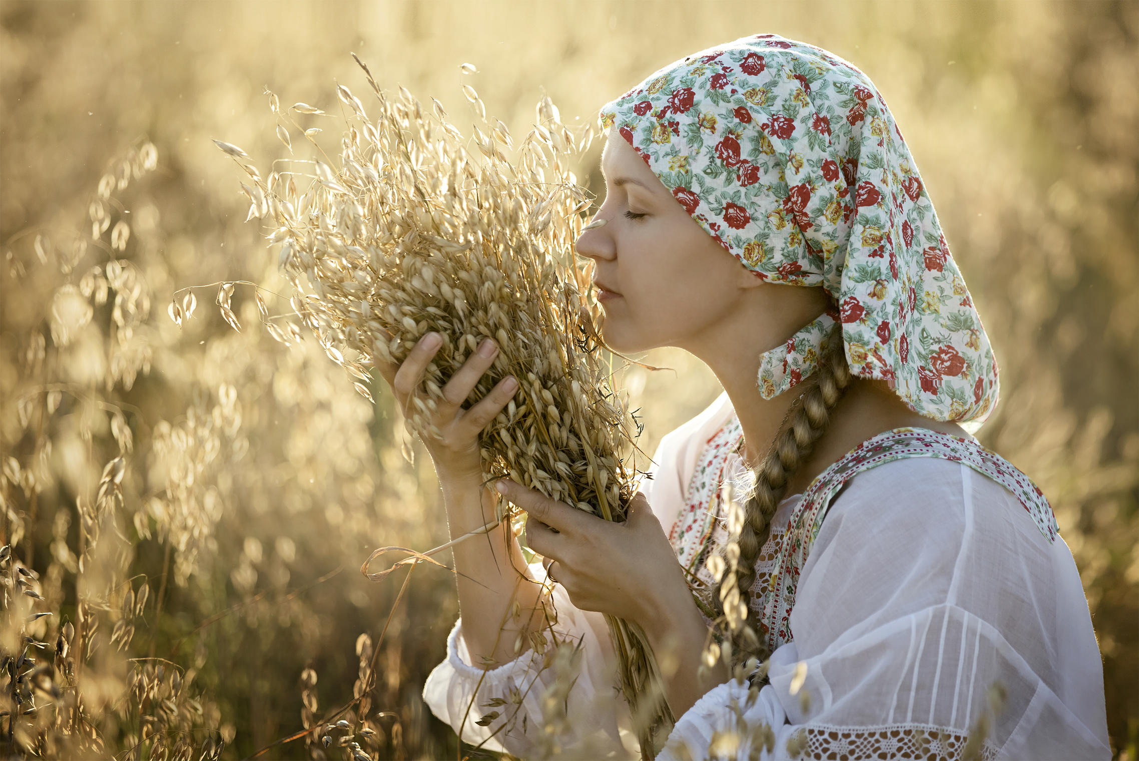 Photo Women in Slavic costumes in Sukkur
