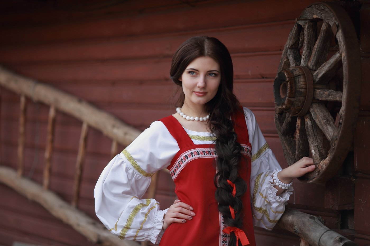 Girls in Slavic costumes’s look of the day — catch her live in Sukkur